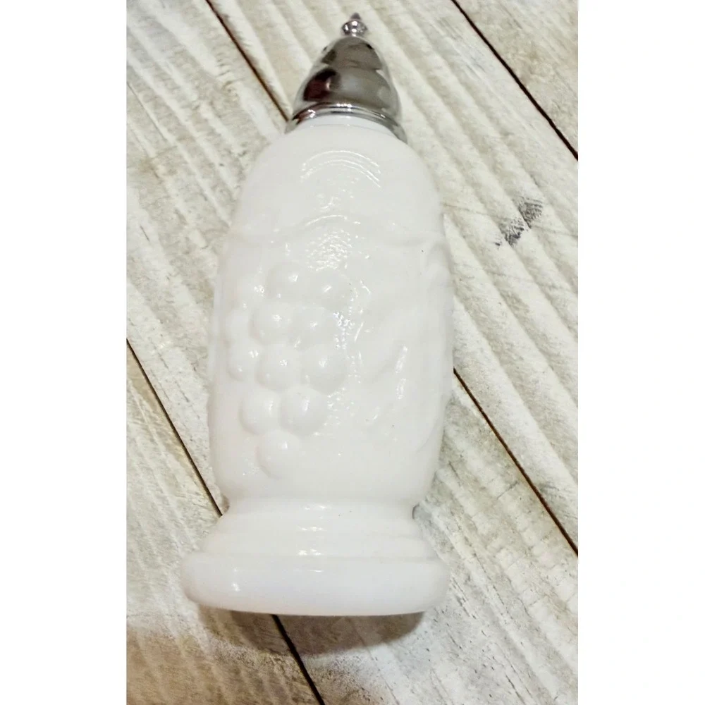 Vintage Milk Glass Salt and Pepper Shakers Grape Harvest Pattern‎ White
